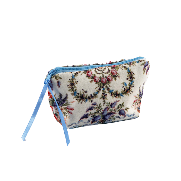 trousse-bleue-dames-cour